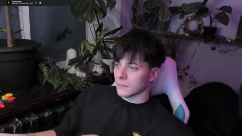 Snapshot of whiteegrimm chatting on 01/15/25, 04:54 Gus online show from 01/15/25, 04:54