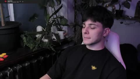 Snapshot of whiteegrimm chatting on 01/16/25, 08:57 Gus online show from 01/16/25, 08:57