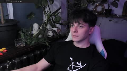 Snapshot of whiteegrimm chatting on 01/17/25, 07:38 Gus online show from 01/17/25, 07:38