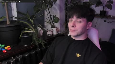 Snapshot of whiteegrimm chatting on 01/19/25, 07:15 Gus online show from 01/19/25, 07:15