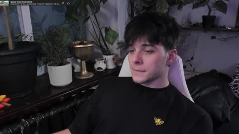 Snapshot of whiteegrimm chatting on 01/24/25, 09:15 Gus online show from 01/24/25, 09:15