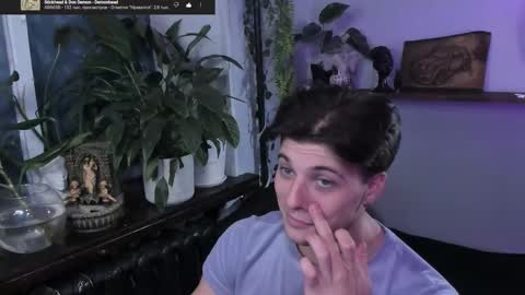 Snapshot of whiteegrimm chatting on 09/29/25, 08:46 Gus online show from 09/29/25, 08:46