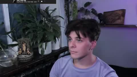 Gus online show from 10/03/25, 08:06