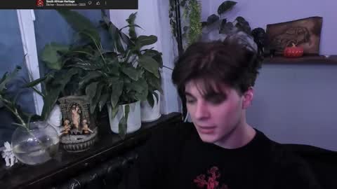 Snapshot of whiteegrimm chatting on 10/15/25, 12:55 Gus online show from 10/15/25, 12:55