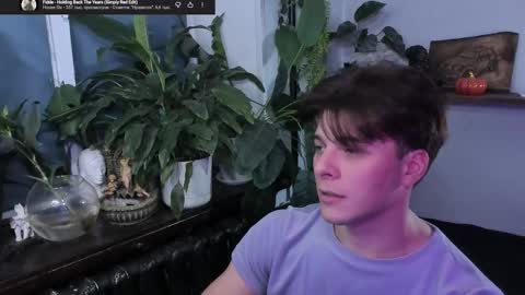 Snapshot of whiteegrimm chatting on 10/29/25, 10:22 Gus online show from 10/29/25, 10:22