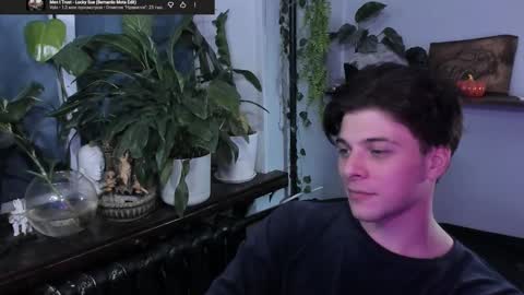 Snapshot of whiteegrimm chatting on 11/10/25, 08:52 Gus online show from 11/10/25, 08:52