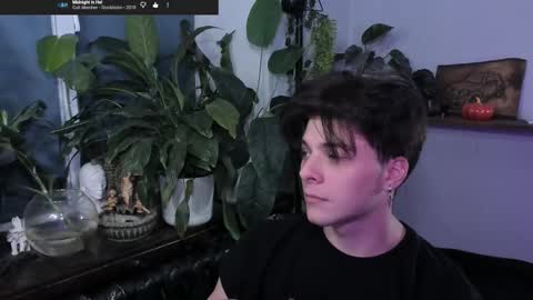 Snapshot of whiteegrimm chatting on 11/13/25, 09:14 Gus online show from 11/13/25, 09:14