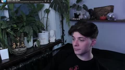 Snapshot of whiteegrimm chatting on 11/30/25, 08:46 Gus online show from 11/30/25, 08:46