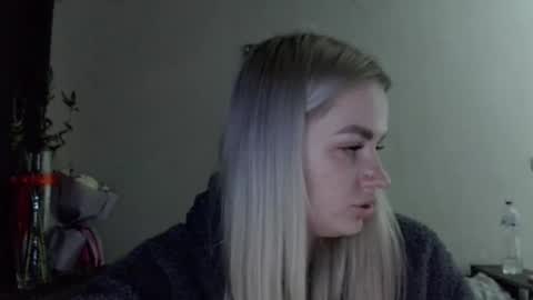 Snapshot of whitehex666 chatting on 12/18/25, 05:52 whitehex666 online show from 12/18/25, 05:52