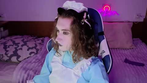 Snapshot of whitekittenenergy chatting on 09/10/25, 03:45 Yuuta online show from 09/10/25, 03:45