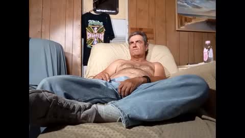 Snapshot of whitelion67 chatting on 11/13/25, 06:18 whitelion67 online show from 11/13/25, 06:18