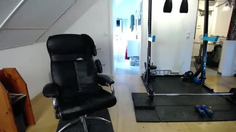 Snapshot of whiterabbit_86 chatting on 12/13/24, 02:38 whiterabbit_86 online show from 12/13/24, 02:38