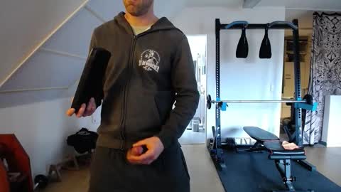 Snapshot of whiterabbit_86 chatting on 10/26/25, 02:12 whiterabbit_86 online show from 10/26/25, 02:12