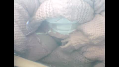 whitesweater online show from 02/12/25, 10:14