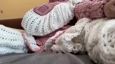 whitesweater online show from 03/09/26, 06:28