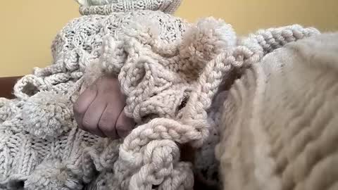 whitesweater online show from 04/02/26, 06:55