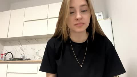 Vicky online show from 03/27/26, 09:25