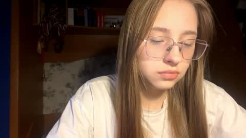 Vicky online show from 04/06/26, 08:21