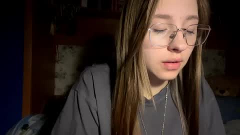 Vicky online show from 04/08/26, 09:37