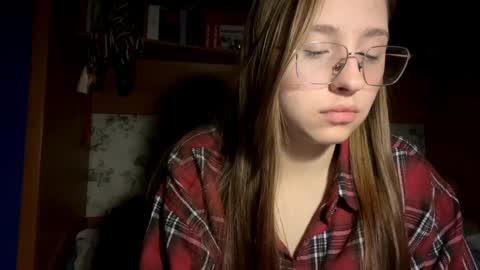 Vicky online show from 04/09/26, 08:25