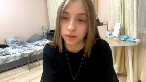 Vicky online show from 04/16/26, 09:39