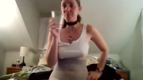 Snapshot of who_is_miss_dior chatting on 11/10/25, 01:04 Miss Dior online show from 11/10/25, 01:04