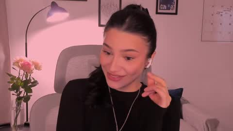 whoislulu online show from 04/16/26, 07:03