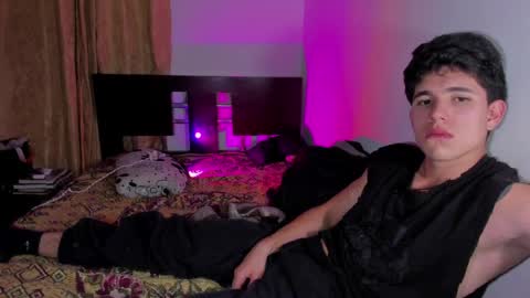 whos_he online show from 04/03/26, 01:47