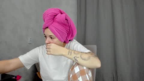 Veronica online show from 01/18/26, 06:23