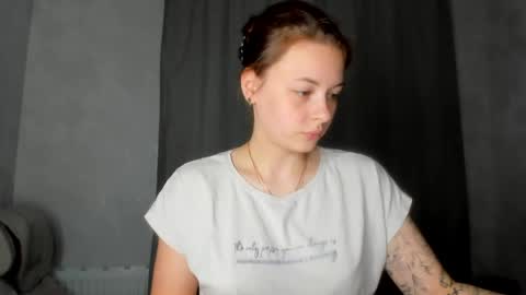 Veronica online show from 04/18/26, 07:07