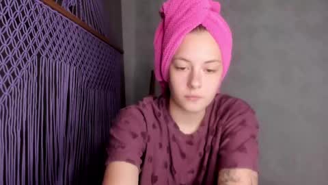 Veronica online show from 05/31/26, 07:48