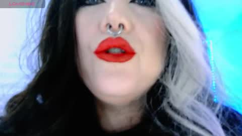 Laura  online show from 04/01/26, 09:23