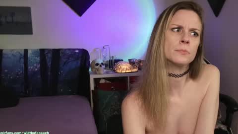 Gretchen  Jimmy online show from 10/04/25, 05:27