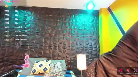 sussy online show from 12/04/24, 12:36