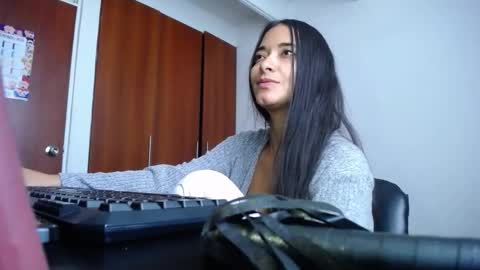 Ilauren online show from 02/19/26, 12:34