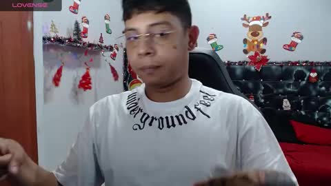 Snapshot of wiilliam_20 chatting on 12/30/24, 03:35 wiilliam online show from 12/30/24, 03:35