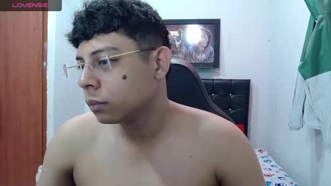 Snapshot of wiilliam_20 chatting on 02/15/25, 12:01 wiilliam online show from 02/15/25, 12:01