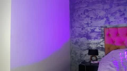 Rihanna online show from 04/15/26, 07:58