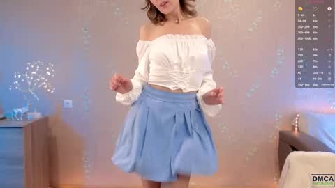 Snapshot of wild_berrrie chatting on 10/29/25, 04:37 Alice online show from 10/29/25, 04:37