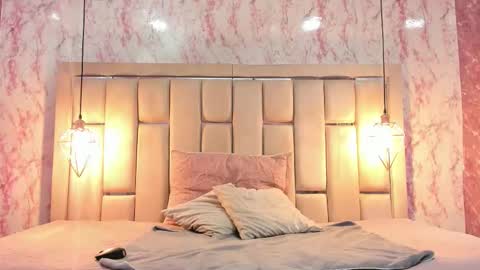 wild_firee_ online show from 11/14/25, 08:40