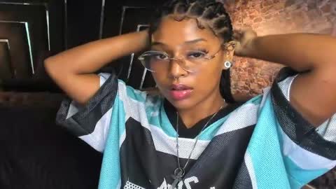 wild_firee_ online show from 05/19/26, 01:56