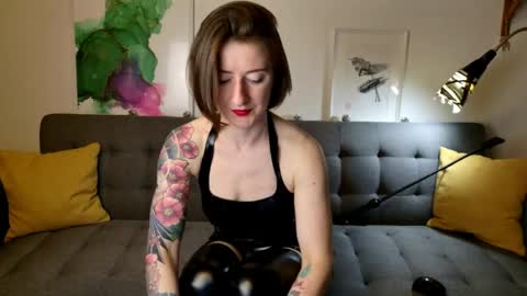 wild_peony online show from 05/14/26, 05:42