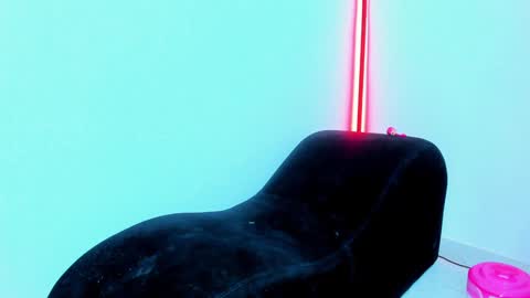 Snapshot of wild_sex_x chatting on 01/07/25, 07:31 LUCIA VS 2 COCKS online show from 01/07/25, 07:31