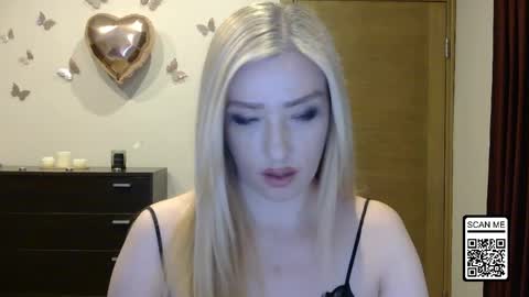 Snapshot of wild_silk_desire chatting on 04/25/26, 05:43 Alina online show from 04/25/26, 05:43