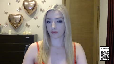 Snapshot of wild_silk_desire chatting on 04/29/26, 05:30 Alina online show from 04/29/26, 05:30