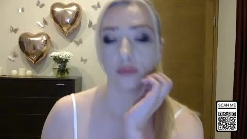 Snapshot of wild_silk_desire chatting on 05/05/26, 06:27 Alina online show from 05/05/26, 06:27
