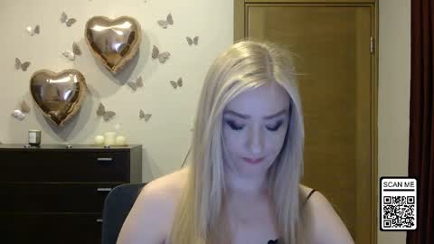 Snapshot of wild_silk_desire chatting on 05/22/26, 06:02 Alina online show from 05/22/26, 06:02