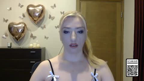 Snapshot of wild_silk_desire chatting on 05/24/26, 06:02 Alina online show from 05/24/26, 06:02