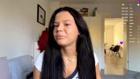 Mia online show from 10/30/25, 08:05