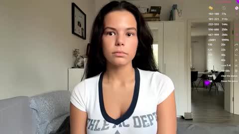 Mia online show from 11/19/25, 08:03